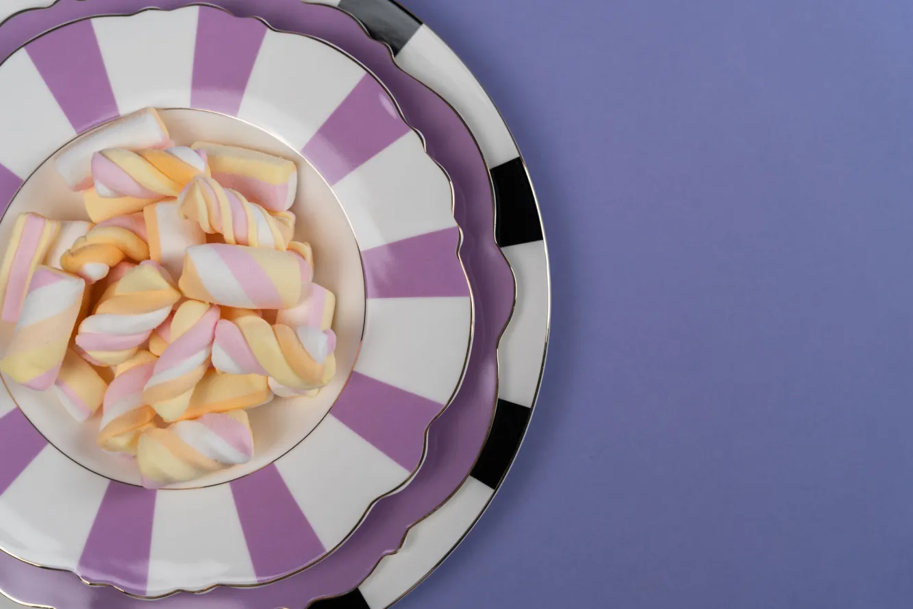 Outlet KARE Design Talerz głęboki Harlequin fioletowy Ø23cm - KARE