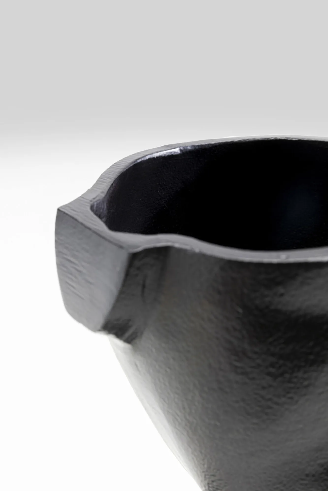 Online KARE Design Wazon aluminiowy czarny motyw twarzy 17x17 cm - KARE