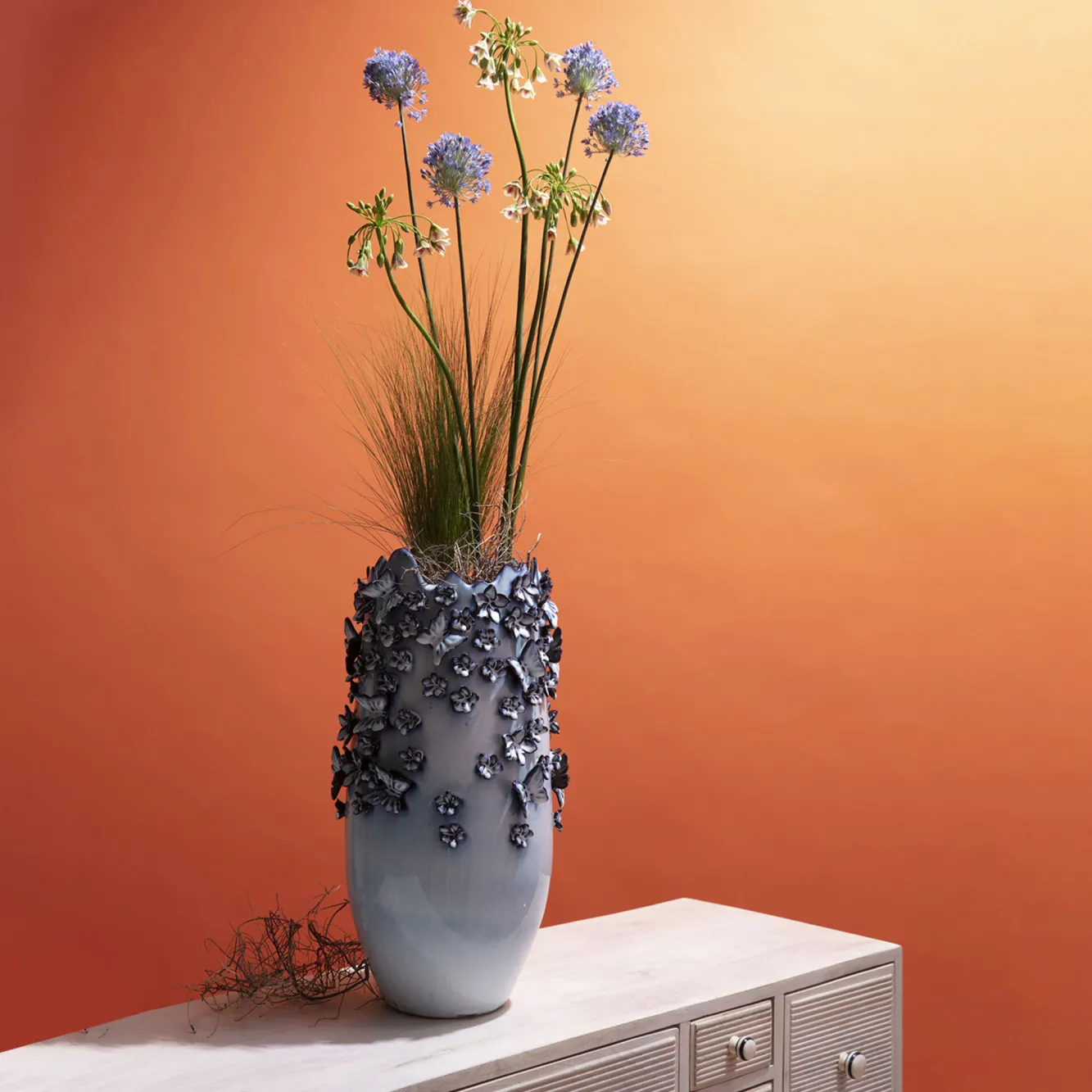 Online KARE Design Wazon Butterflies 28x50 cm jasnoniebieski - KARE