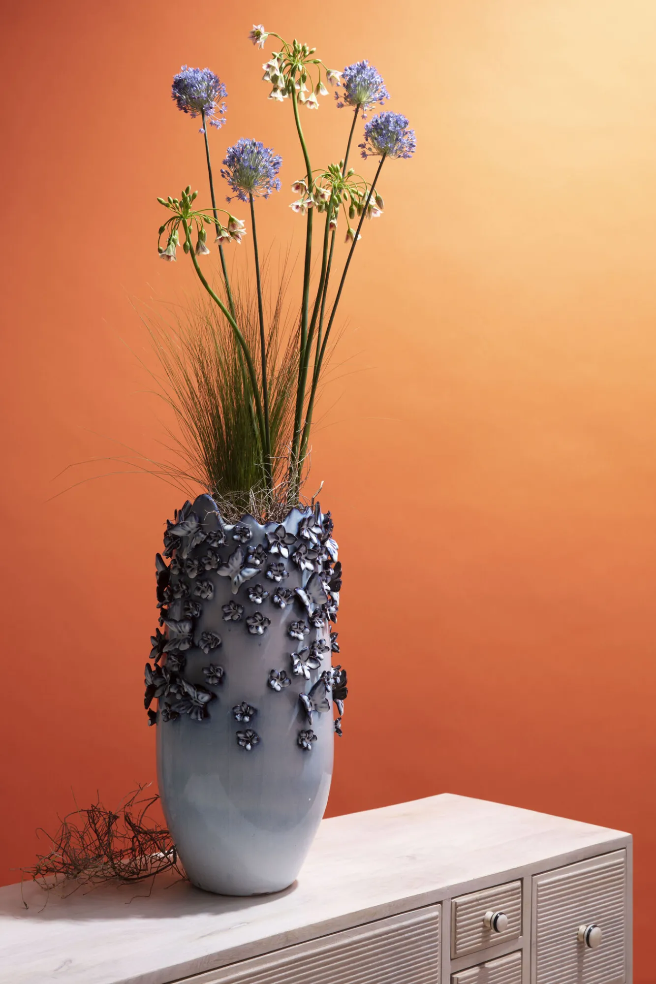 Online KARE Design Wazon Butterflies 28x50 cm jasnoniebieski - KARE