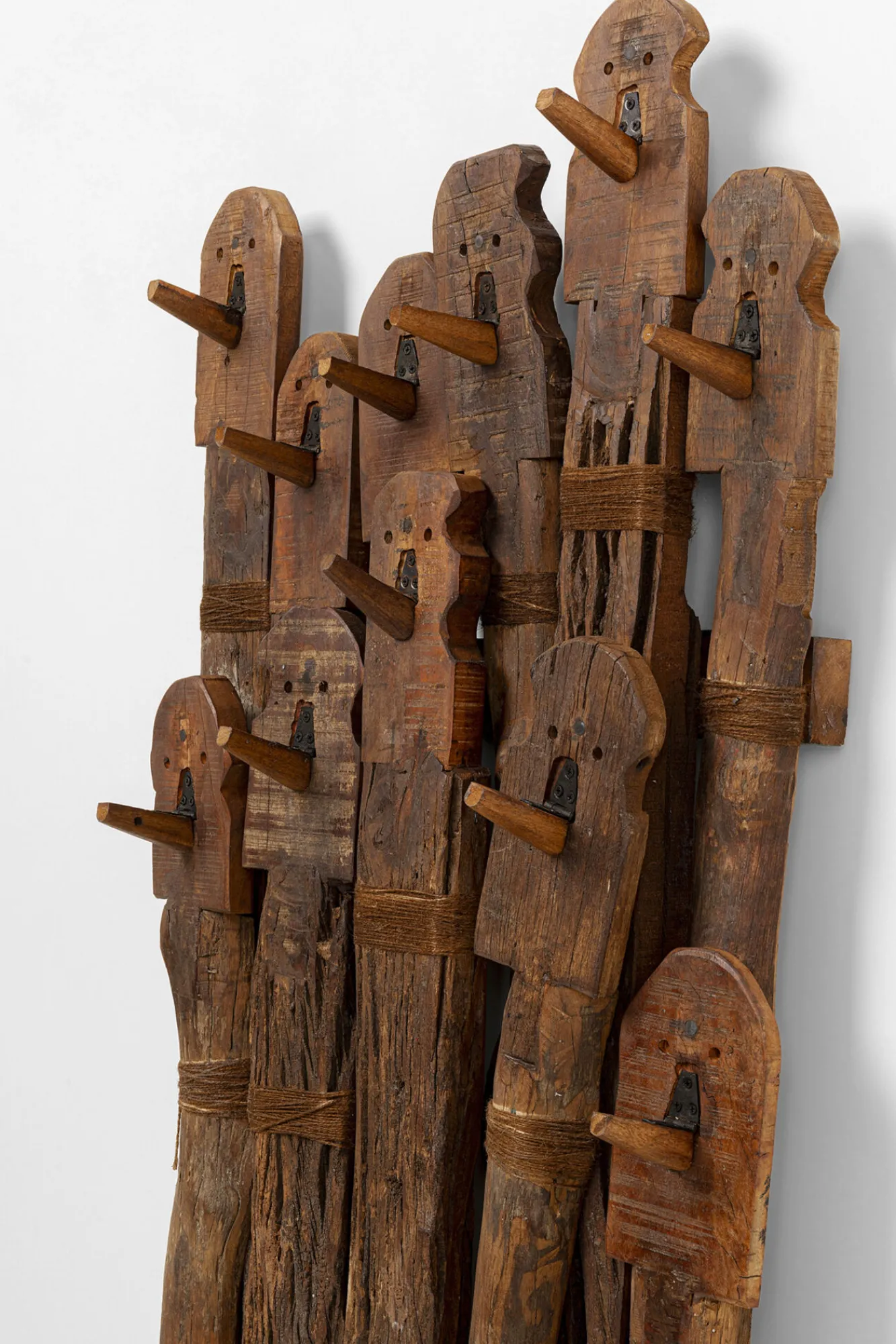 Sale KARE Design Wieszak ścienny drewno z recyklingu 65x180 cm - KARE